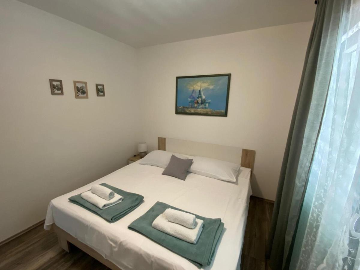 Apartmani Juricev فوديس الغرفة الصورة