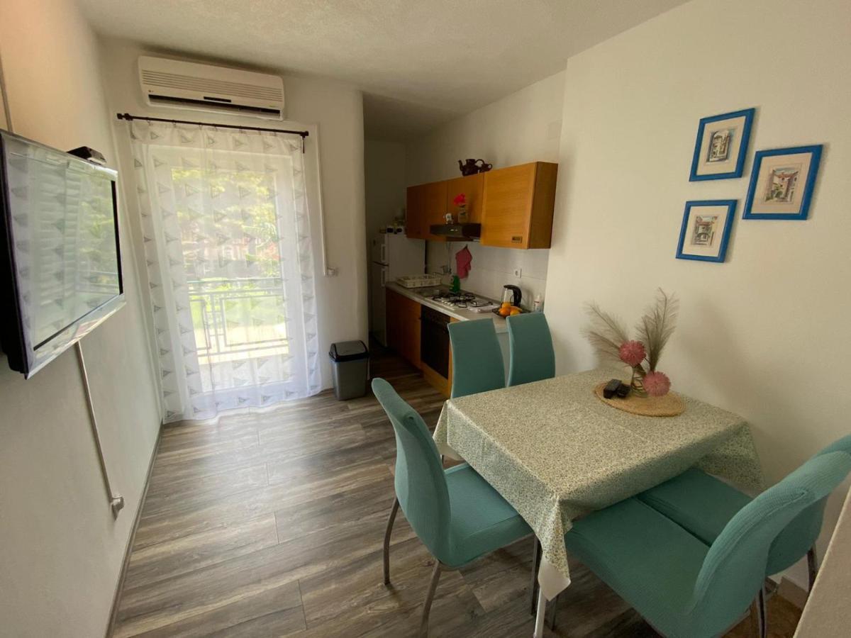 Apartmani Juricev فوديس الغرفة الصورة